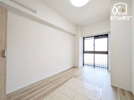 子供部屋 シンプルな洋室は、お子さまの成長に合わせてレイアウトを自由に変えられ、家族とともに楽しい思い出を育んでいく空間になります。