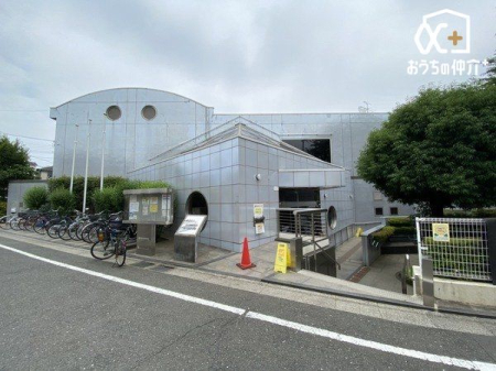 周辺環境 練馬区立南大泉図書館 徒歩16分。【南大泉図書館】開館時間　平日午前9時から午後8時　土日祝日午前9時から午後7時　駐輪スペース有り 1230m