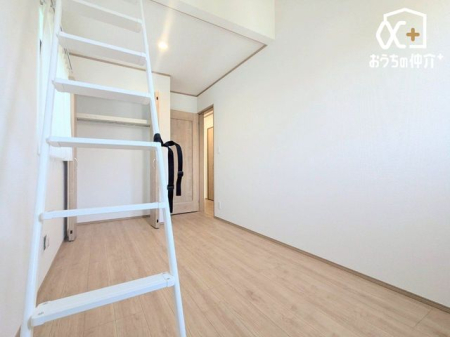 子供部屋 子供部屋としても十分な広さがあるお部屋です。家族個々の安らぎの空間を確保でき、プライベートなベッドルームは暮らす方の感性で造り上げたいものです。
