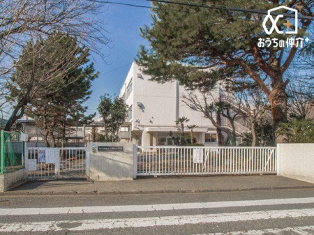 周辺環境 東久留米市立第九小学校 徒歩0分。児童数：544人(2023年度) 区画がきれいに整理された滝山エリアの小学校です。 1m