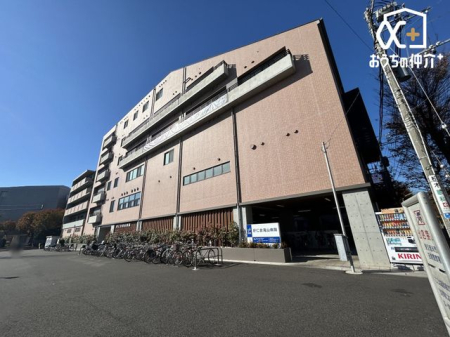 周辺環境 医療法人社団好仁会滝山病院 徒歩7分。滝山団地にある地域の為の病院。団地に暮らすお年寄りの生活を支える「団地のお医者さん」です。 500m