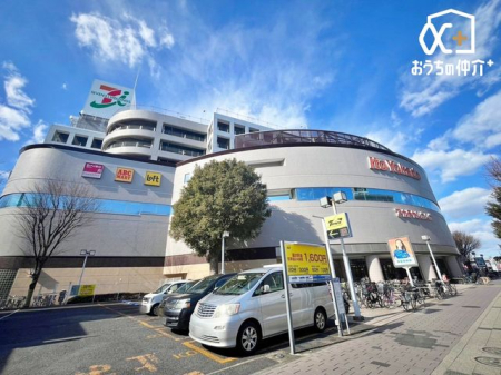 周辺環境 イトーヨーカドー東久留米店 徒歩3分。営業時間：10時00分～21時00分ロフト・ダイソー・赤ちゃん本舗・本屋、文具、食品などいろいろなショップが目白押し！ 220m