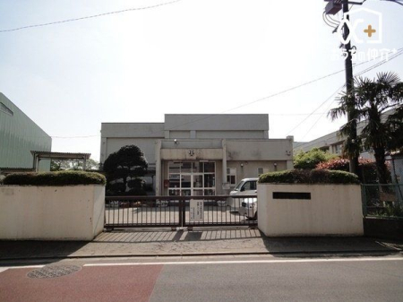 周辺環境 清瀬市立清瀬小学校 徒歩14分。【通学　区域】上清戸2丁目、中清戸2丁目、中里3丁目～4丁目、中里5丁目～6丁目の一部 1060m