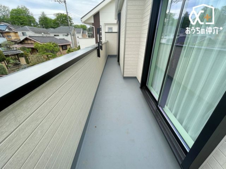 バルコニー 2部屋から出入り可能なバルコニー