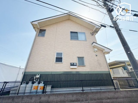 現地外観写真 ～Appearance～カースペース3台。自家用車だけでなく来客用、お外で遊ぶスペースにも。