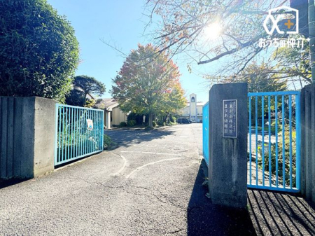 周辺環境 まりあ幼稚園 徒歩10分。【保育時間】9:00～14:00（延長18:30まで） 【定員】320人 【受入年齢】3歳児から就学未満児 770m