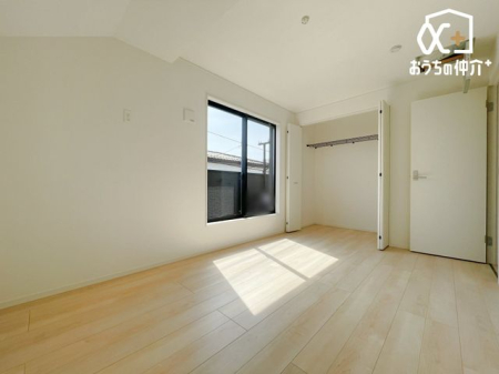 寝室 バルコニーに面しているお部屋です。