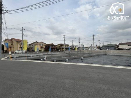 現地外観写真 車通りの少ない落ち着いた住環境です