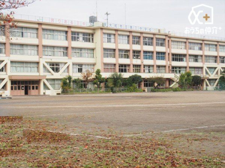 周辺環境 都営東大和清水２丁目アパート内公園 徒歩5分。 360m