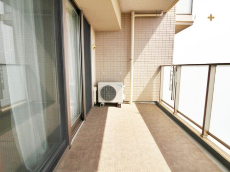 バルコニー 開放感ある見晴らしの良いバルコニー