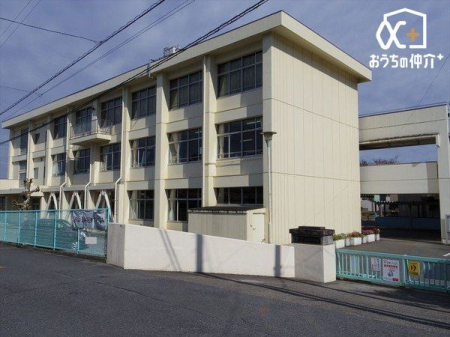 周辺環境 入間市立西武中学校 徒歩10分。【西武中学校】6クラス 生徒数:137人 750m
