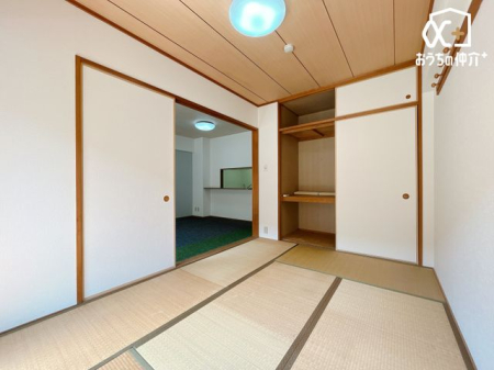 その他内観 ■リビングに続く和室を開けますと広々空間
