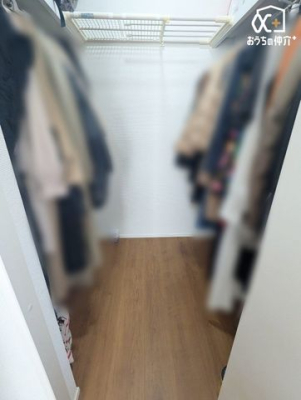 収納 大きなウォークインクローゼット付です。たくさん洋服が収納可能です。