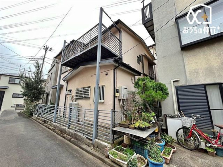 現地土地写真 閑静な住宅地で子育て家族にピッタリ。毎日のお散歩も快適な緑に恵まれたエリアで、自然に包まれた穏やかな暮らしを実現するための、ゆとりある住環境が整っています。