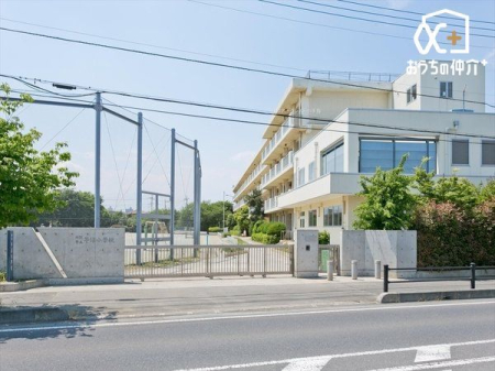 周辺環境 所沢市立牛沼小学校 徒歩7分。敷地が広く、お子様も伸び伸びと過ごせる小学校でございます。 550m
