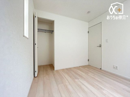 その他内観 多目的に使える洋室です。