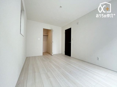 その他内観 多目的に使える洋室。