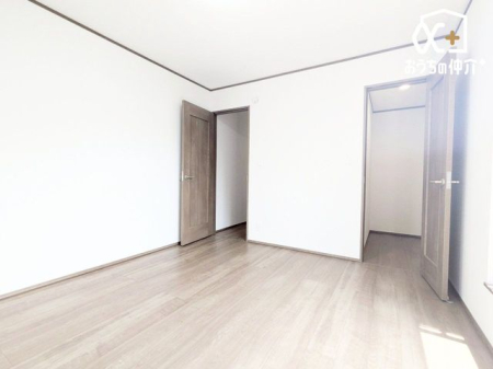 周辺環境 練馬区立大泉第三小学校 徒歩3分。「よく考え進んでやり抜く子」「仲良く力を合わせる子」「健康で明るい子」を目指す子ども像としています。 230m