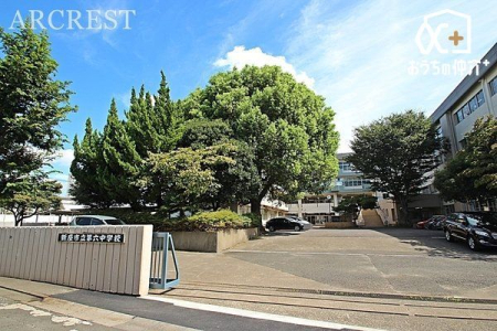 周辺環境 上の原グラウンド 徒歩5分。スポーツ施設/運動公園　　サッカー他のスポーツを楽しめる施設です！ 370m