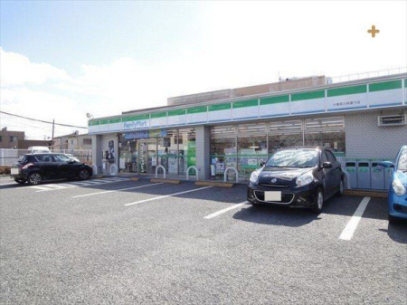 周辺環境 ファミリーマート大泉長久保通り店 徒歩4分。24時間営業なので急なお買い物にも便利です。公共料金の支払いや宅配便の荷受け、荷物の受け取りにも利用できます。 280m