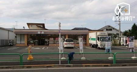 周辺環境 セブンイレブン練馬大泉学園町7丁目店 徒歩6分。24時間営業なので急なお買い物にも便利です。長久保通り沿いに位置し、軽食やカフェなどの飲み物も販売しています。駐車場：あり 480m