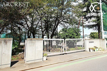 周辺環境 新座市立第三中学校 徒歩22分。【学校教育目標】　自ら学ぶ　心豊かに　たくましく 【目指す学校像】　生徒一人一人の力が伸びる学校 1700m