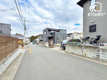 現地外観写真 子育てファミリーはもちろん、ゆったりと暮らしたい方にもおすすめしたい、落ち着いた住環境になっております。