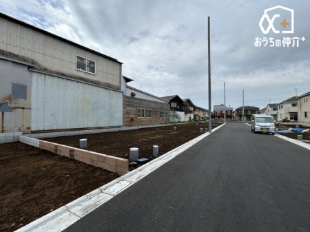 現地土地写真 南側公道約8.0ｍはバス通りになっております