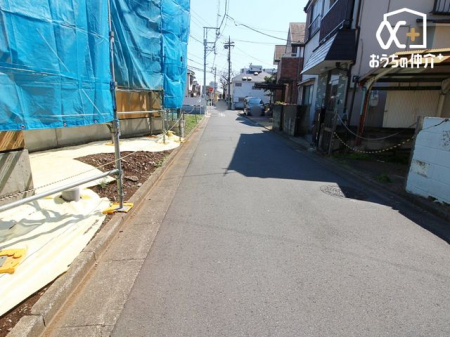現地土地写真 子育てファミリーはもちろん、ゆったりと暮らしたい方にもおすすめしたい、落ち着いた住環境になっております。