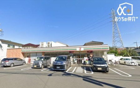 周辺環境 セブンイレブン練馬西大泉3丁目店 徒歩9分。24時間営業なので、急なお買い物にも便利です。したみち通り沿いに位置し、軽食やカフェなど飲み物を販売しています。駐車場：あり 690m