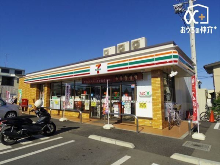 周辺環境 徒歩17分。【セブンイレブン入間店】営業時間24時間。車椅子対応の駐車場。お支払い：クレジット カード。 1350m