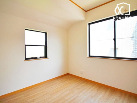 子供部屋 子供部屋にオススメな5.4帖洋室の様子。