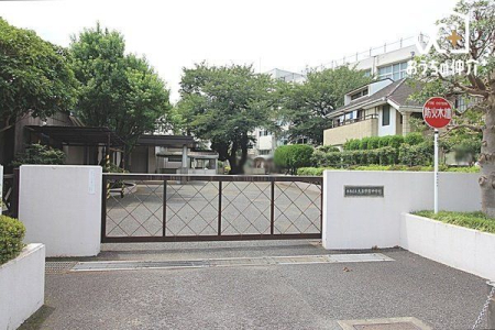 周辺環境 練馬区立大泉学園中学校 徒歩8分。1年生では職場体験学習、2年生では福祉体験学習、3年生では救急救命講座など、体験的な学習を重視した活動を推進しています。 640m