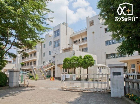 周辺環境 所沢市立富岡中学校 徒歩37分。自然豊かな環境に囲まれた広々とした敷地がある中学校でございます。周辺からの評判も良いです！ 2960m