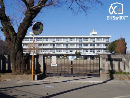 周辺環境 所沢市立中富小学校 徒歩9分。敷地が広く、お子様も伸び伸び過ごせる小学校でございます！ 700m