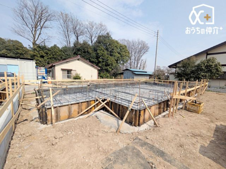 現地外観写真 西武新宿線「新所沢」駅バス11分「所沢ニュータウン」停歩14分。のんびりとした街並み。アウトドアタイムを楽しめるスポットが点在する子育て世代に嬉しいエリア