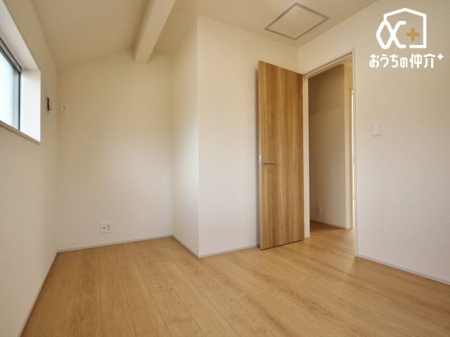 子供部屋 クローゼットが付いているため、お子様の勉強道具・衣類・寝具等も便利に収納可能です。
