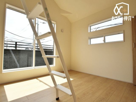 その他内観 バルコニーに面した5.25帖洋室
