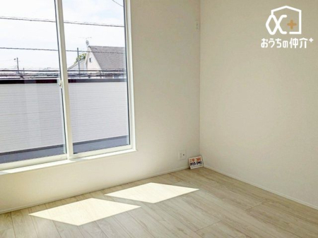 その他内観 2階5.0帖の洋室です。お子様も各自のお部屋をもてる間取りです。