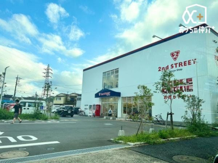 周辺環境 セカンドストリート 西東京富士町店 徒歩10分。営業時間：10:00-20:00 新青梅街道沿いに位置しています。東伏見駅から徒歩11分、駐車場もございます。 750m