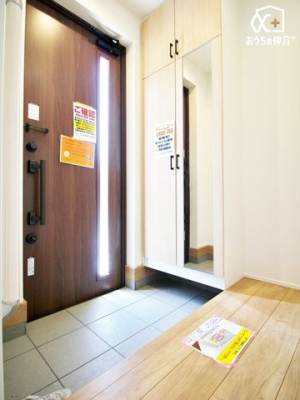 玄関 いつも気持ちよくご家族をお見送り、お出迎えできる玄関です。