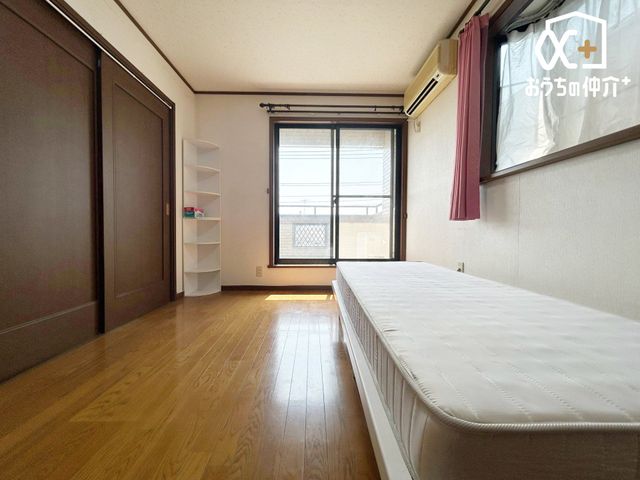 Q `Room`m̓i`ȃt[OƗF̕ǂACeAl̂ƂĂyłˁI