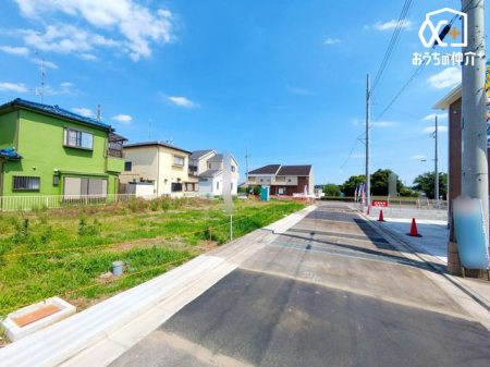 周辺環境 徒歩9分。【ファミリーマート入間上藤沢店】営業時間24時間。車椅子対応の駐車場。お支払い：クレジット カード。 700m