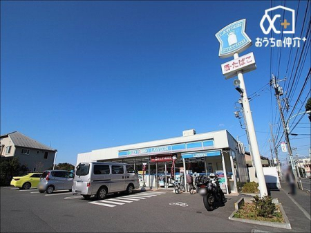 周辺環境 ローソン西東京西原町二丁目店 徒歩6分。24時間営業なので急なお買い物にも便利です。お弁やホットスナック、カフェなどの飲み物も販売しています。駐車場あり 470m