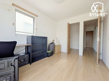 子供部屋 収納たっぷりの洋室なら、おもちゃや衣類もスッキリ片付く、楽しい子供部屋に。