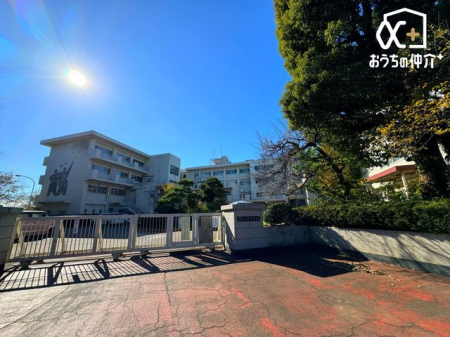周辺環境 所沢市立北野中学校 徒歩23分。西武池袋線「小手指駅」近くの自然に囲まれた広々とした敷地がある中学校でございます。周辺からの評判も良いです！ 1820m