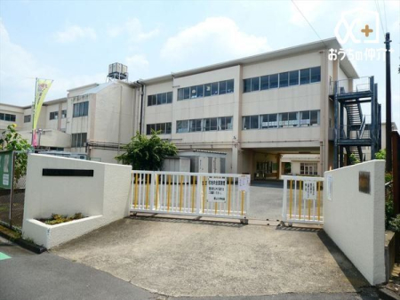 周辺環境 東村山市立萩山小学校 徒歩8分。【通学　区域】萩山町一丁目、二丁目、三丁目1から18、23から30、四丁目 630m