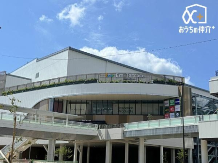 周辺環境 エミテラス所沢 徒歩23分。【営業時間】ショップ10:00～21:00／1Fフードホール10:00～21:30／4Fレストラン11:00～22:30 1840m