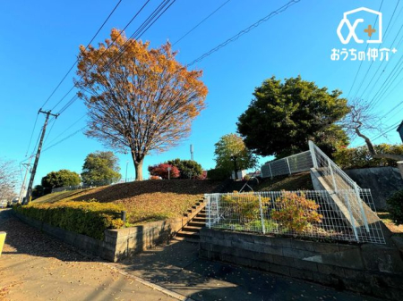周辺環境 海谷公園 徒歩9分。道路から見えないプライバシーの尊重された公園 650m