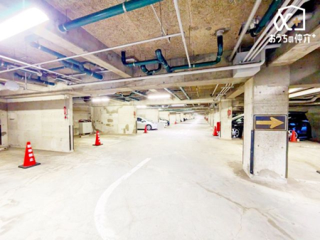 駐車場 地下駐車場の様子です。(空き状況は、確認してください。）